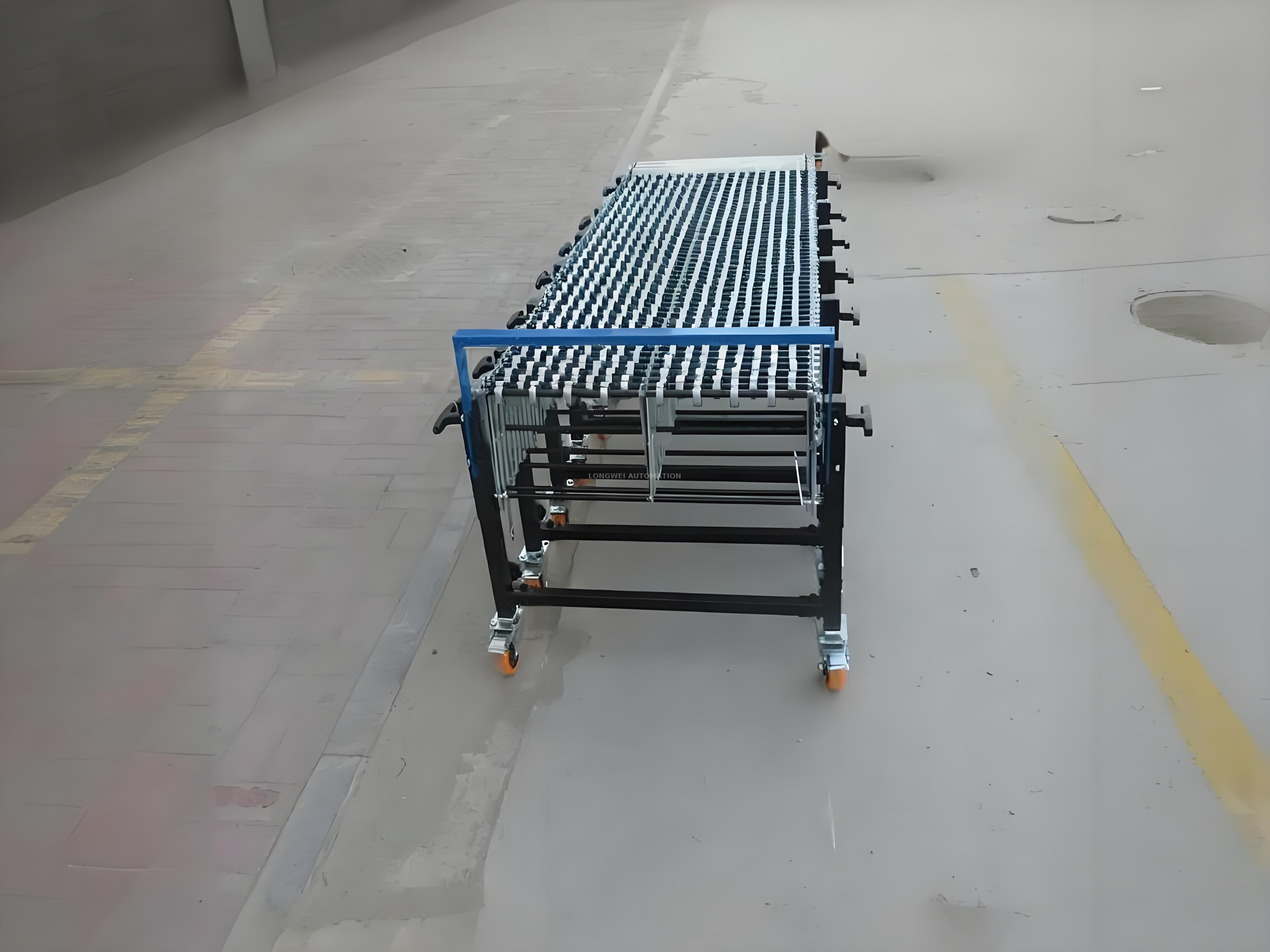 Malzeme taşıma için esnek genişletilebilir çelik paten tekerleği konveyör