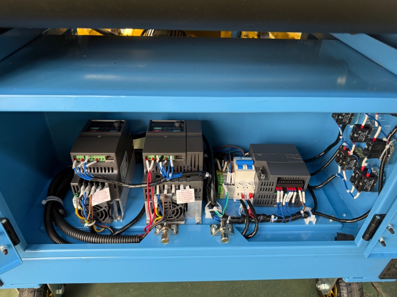 Mod&uuml;ler Y&uuml;kleme/Boşaltma Konvey&ouml;r Kontrol Sistemi