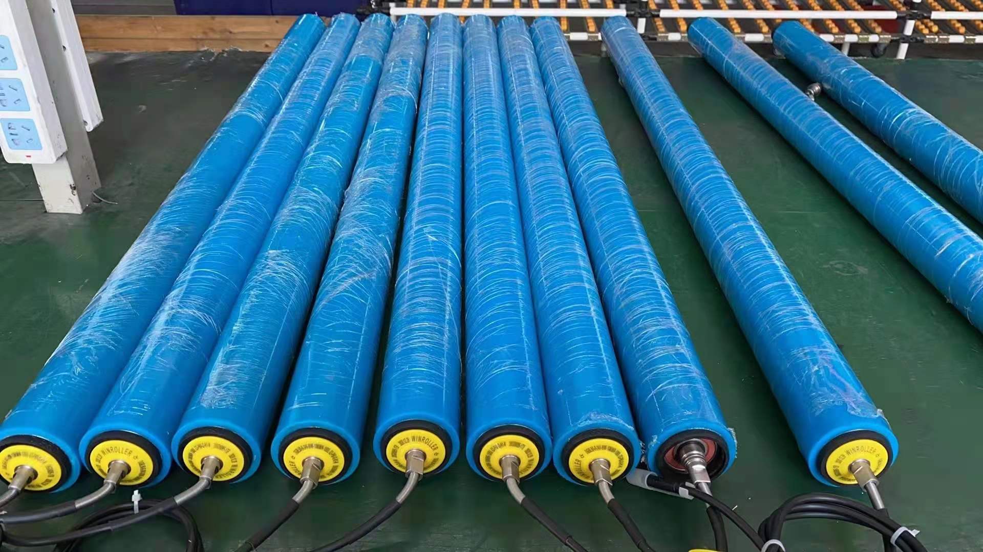 PU kaplamalı poli-V kasnağı doğrudan akım &ccedil;elik motorlu silindir